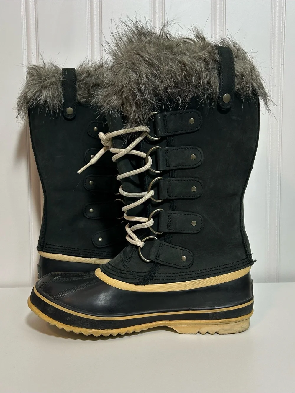 Sorel tall lace